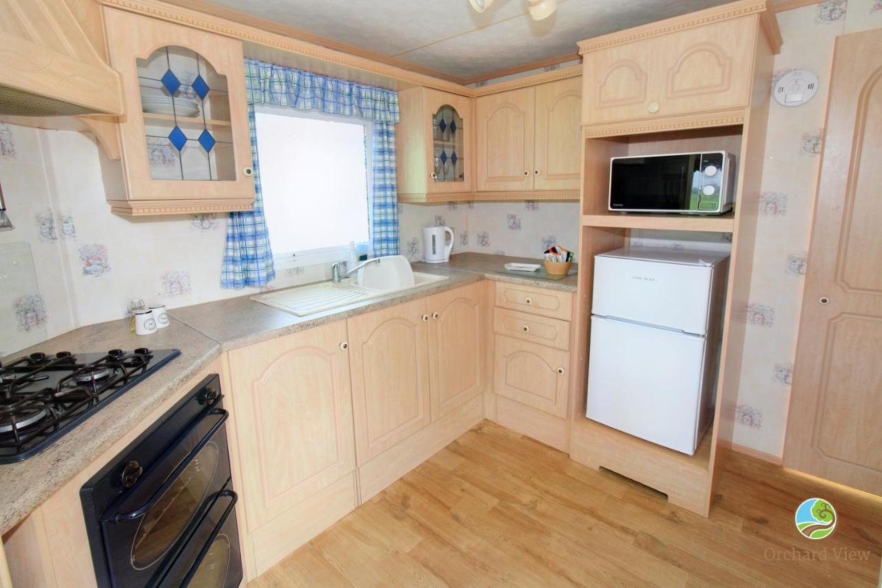 Villa Orchard View Retreat - Dog Friendly, Enclosed Private Garden With Weather Dependant Hot Tub - Not On A Holiday Park Little Clacton Exterior foto