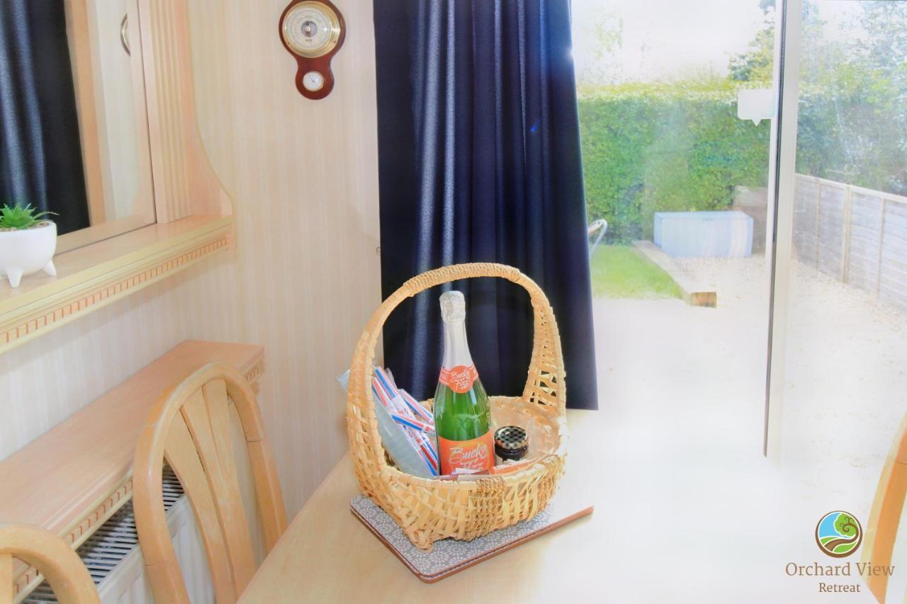 Villa Orchard View Retreat - Dog Friendly, Enclosed Private Garden With Weather Dependant Hot Tub - Not On A Holiday Park Little Clacton Exterior foto