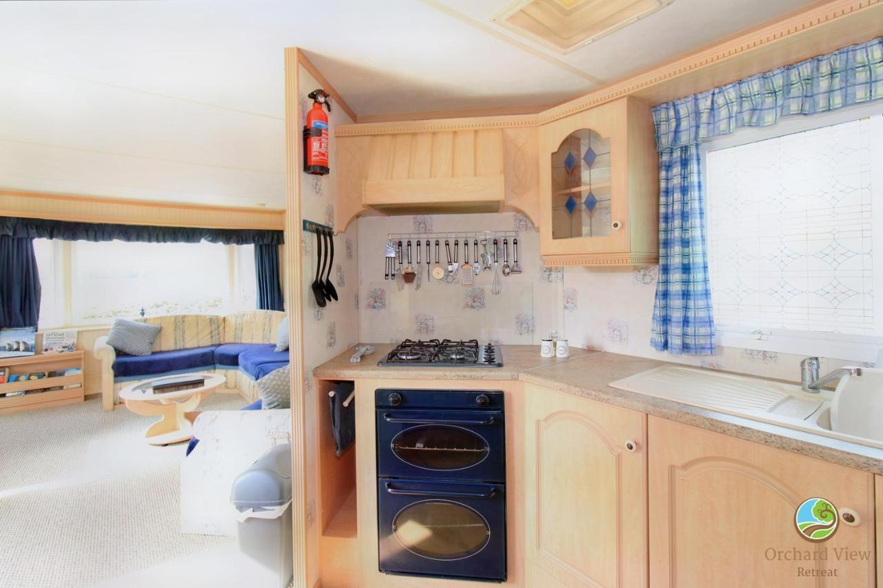 Villa Orchard View Retreat - Dog Friendly, Enclosed Private Garden With Weather Dependant Hot Tub - Not On A Holiday Park Little Clacton Exterior foto