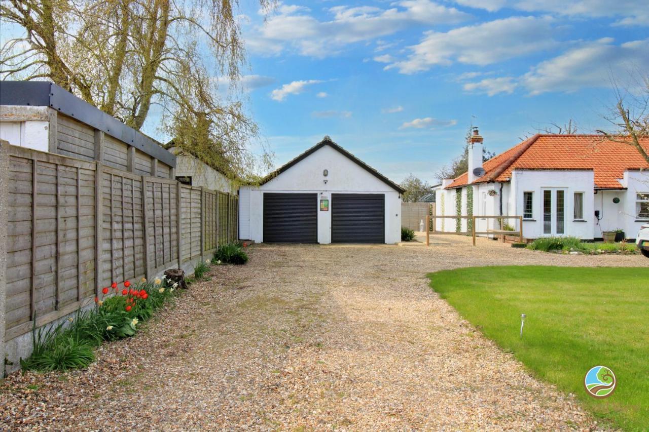 Villa Orchard View Retreat - Dog Friendly, Enclosed Private Garden With Weather Dependant Hot Tub - Not On A Holiday Park Little Clacton Exterior foto