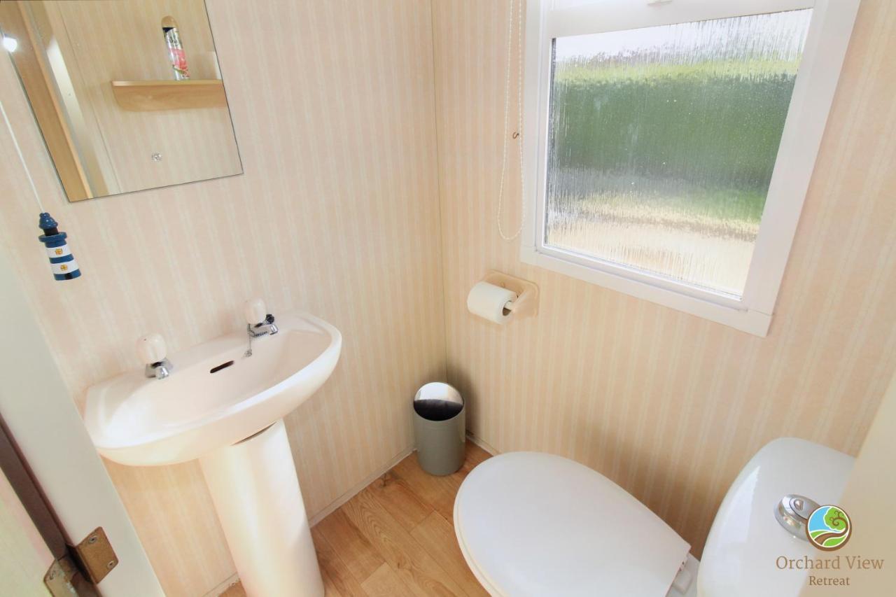 Villa Orchard View Retreat - Dog Friendly, Enclosed Private Garden With Weather Dependant Hot Tub - Not On A Holiday Park Little Clacton Exterior foto