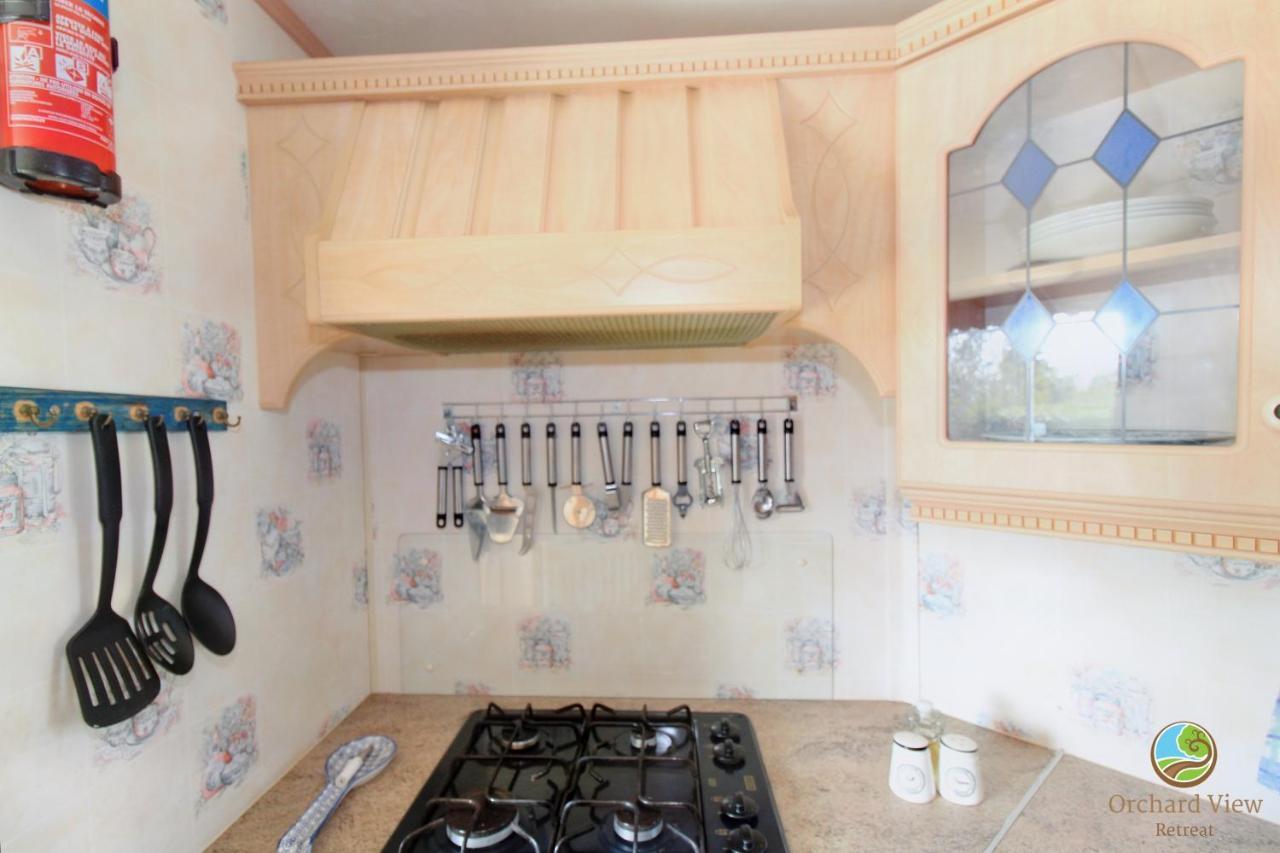 Villa Orchard View Retreat - Dog Friendly, Enclosed Private Garden With Weather Dependant Hot Tub - Not On A Holiday Park Little Clacton Exterior foto