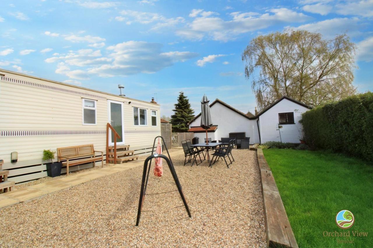 Villa Orchard View Retreat - Dog Friendly, Enclosed Private Garden With Weather Dependant Hot Tub - Not On A Holiday Park Little Clacton Exterior foto